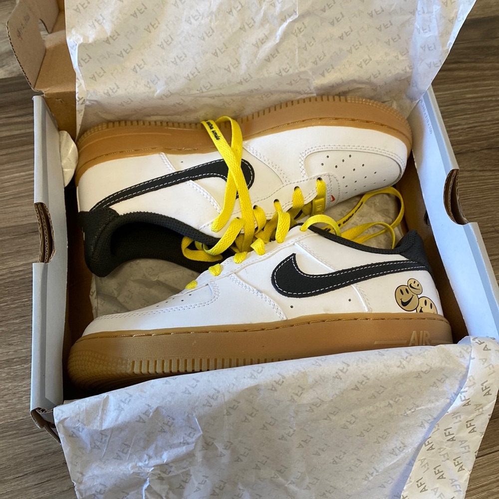 Brand new Nike Air Force 1 smiley face gumsole
